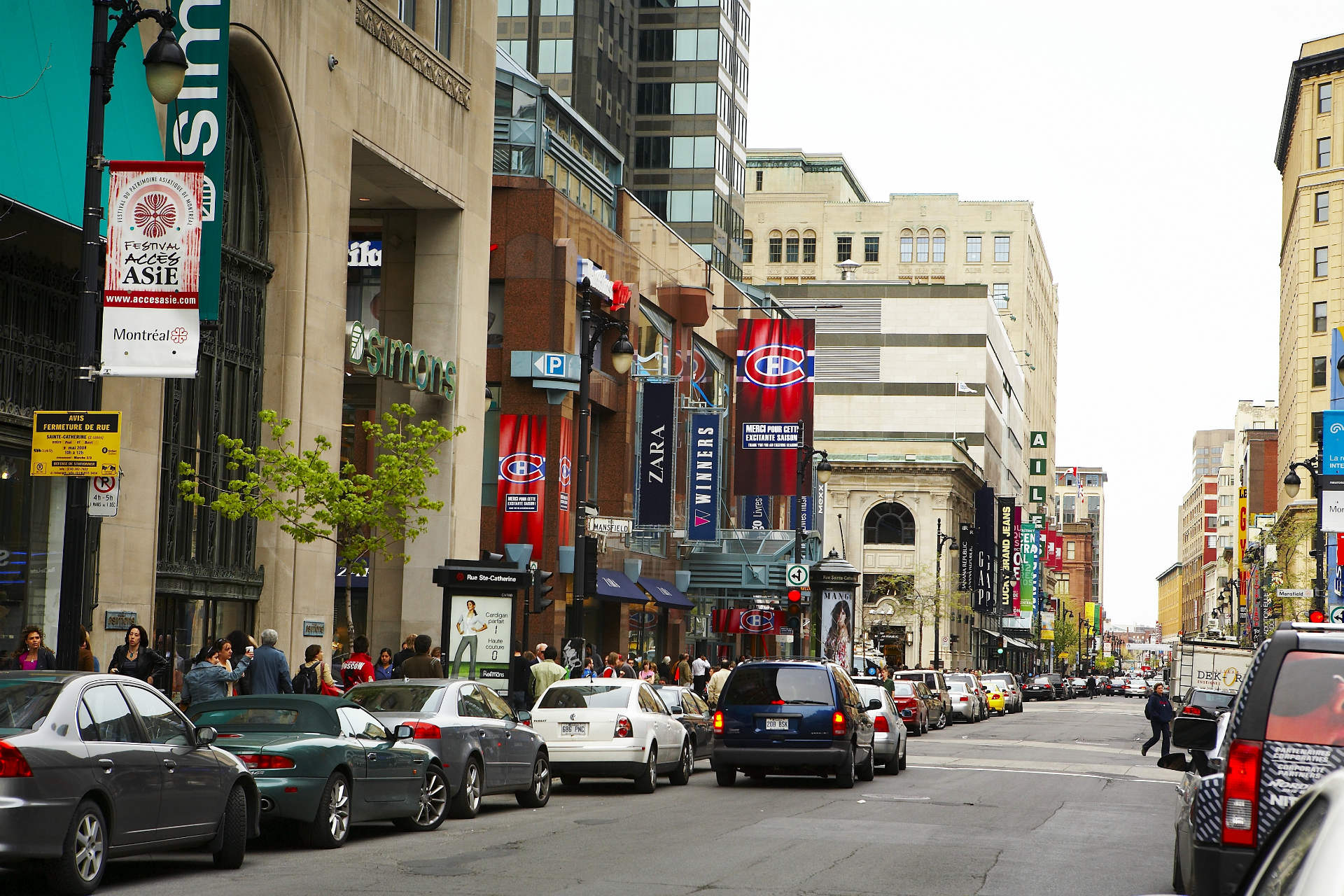 Downtown Montreal Hotels near Shopping